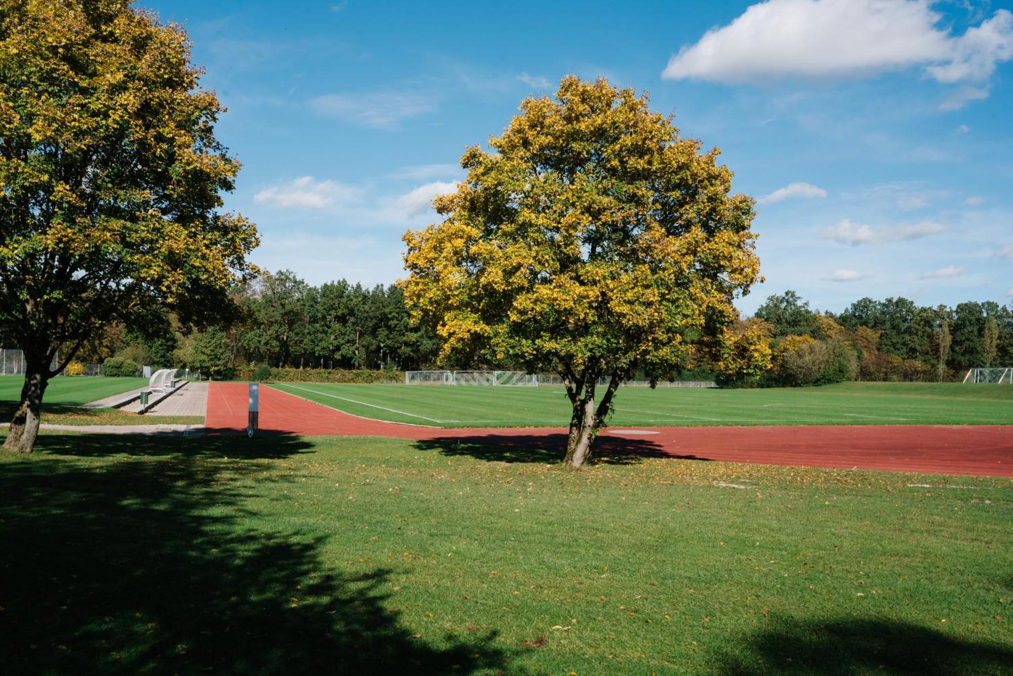 Sportschule Oberhaching Hotel Bagian luar foto