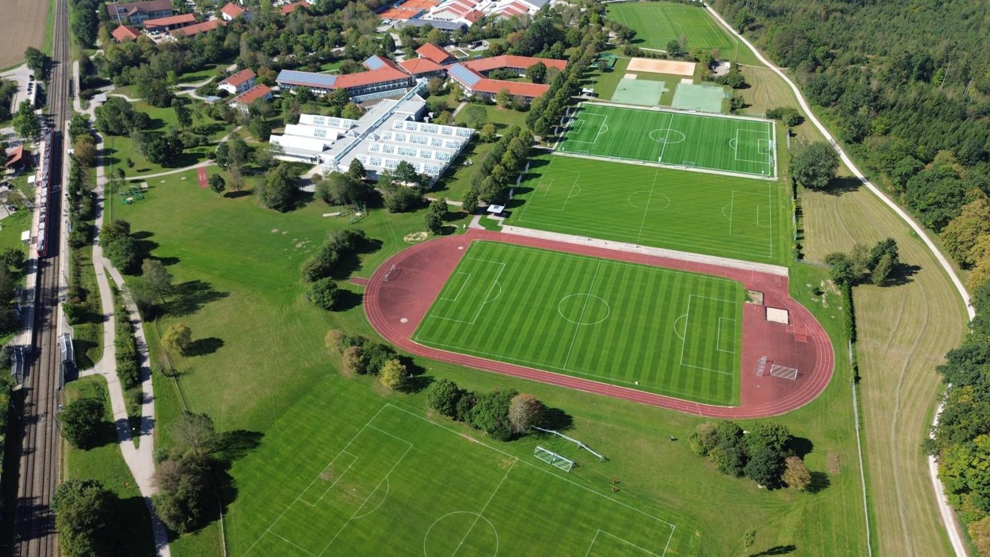 Sportschule Oberhaching Hotel Bagian luar foto