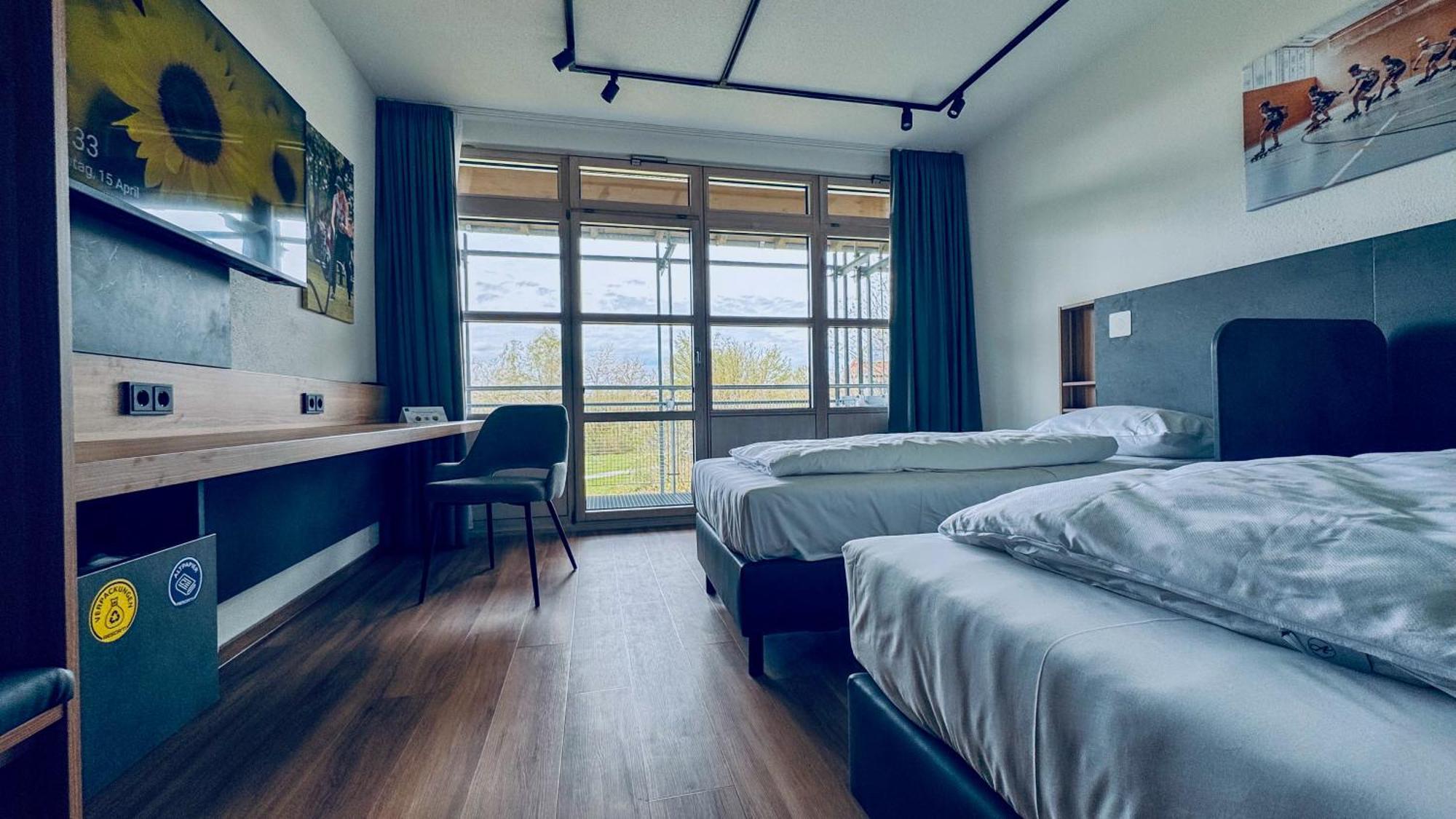 Sportschule Oberhaching Hotel Bagian luar foto
