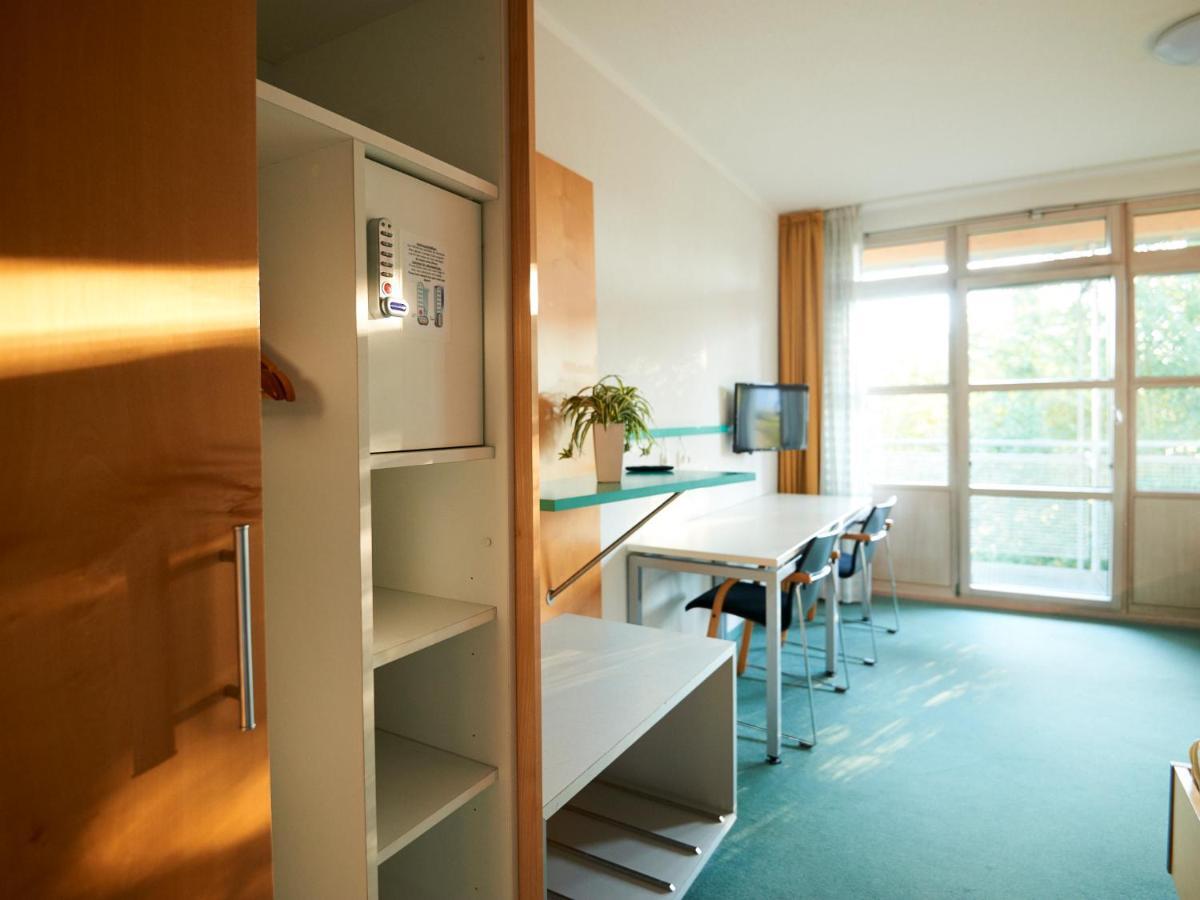 Sportschule Oberhaching Hotel Bagian luar foto